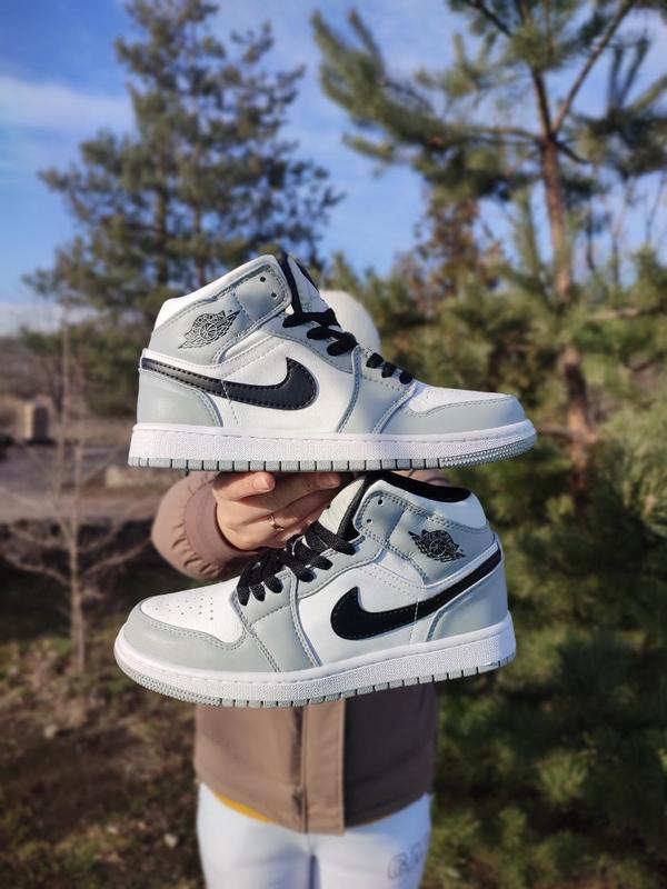 Серые джорданы кроссы серые с белым nike air jordan 1 high gre ...