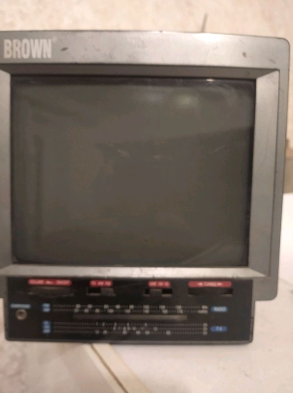 Маленький телевизор brown 2227 12 вольт