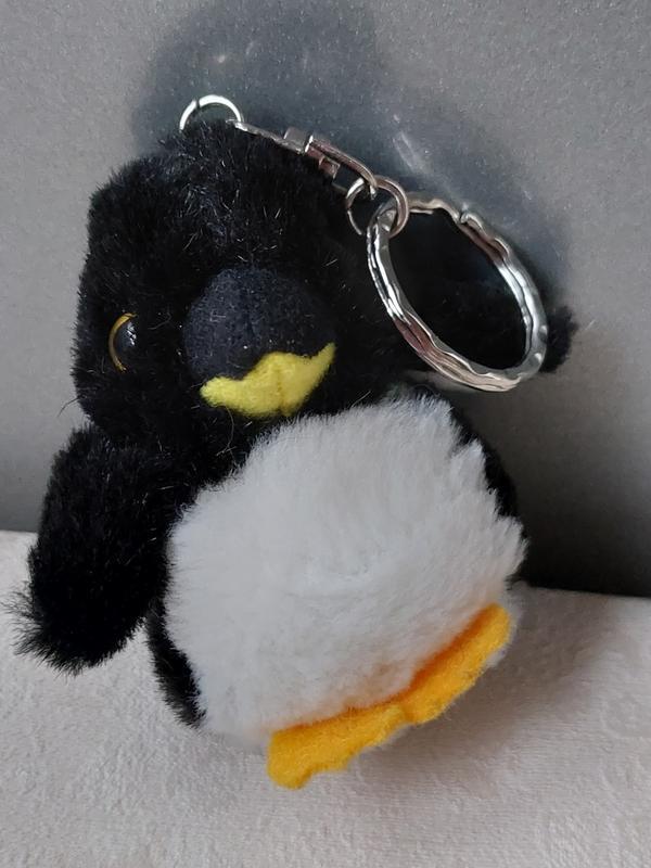 Мягкая игрушка-брелок пингвин