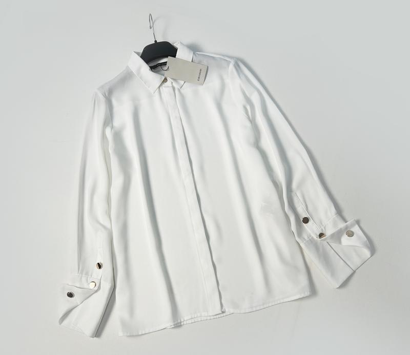 Белая блуза рубашка с длинным рукавом и пуговицами zara