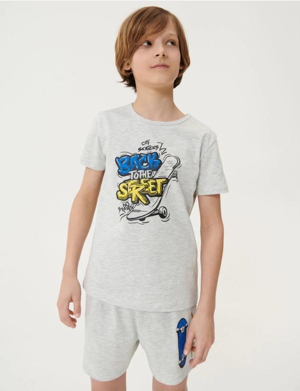Детская пижама sinsay для мальчика. шорты и футболка.