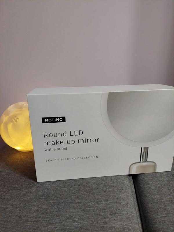 Notino Beauty Electro Collection Round LED Make-up mirror with a