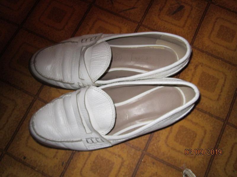 Белые туфли - балетки р 36 кожа