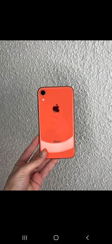 iPhone XR  128 gb Coral
