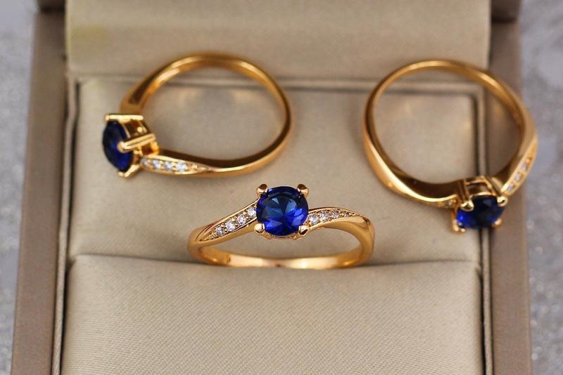 Кольцо xuping jewelry тонкое бока изогнуты с синим камнем  6 м...