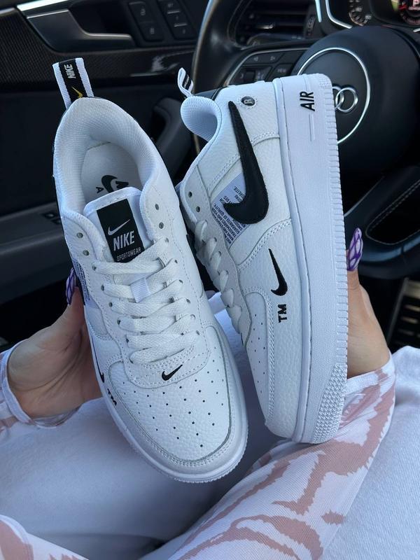 nike lv8 utility white