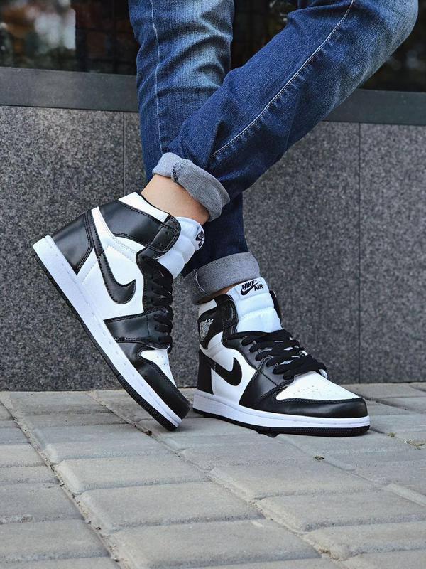 Retro air jordan 1 black hot sale and white