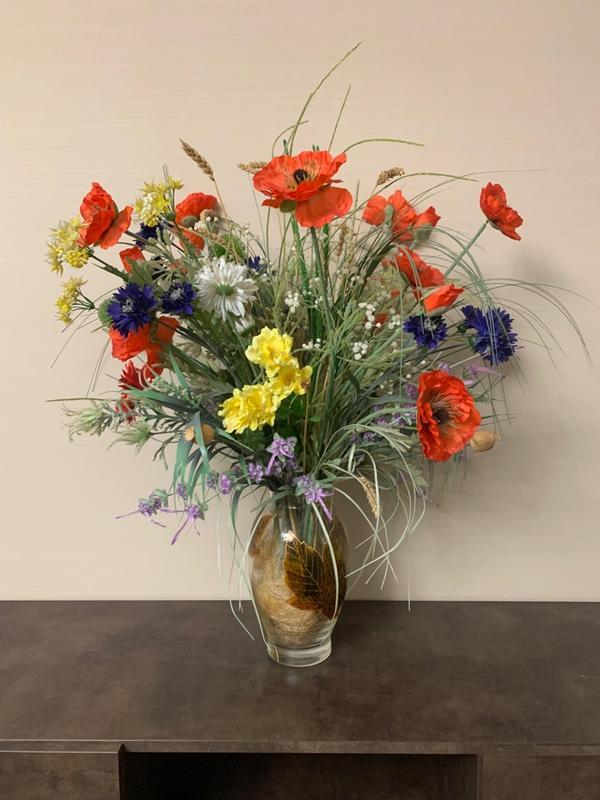 Интерьерная композиция ваза с цветами