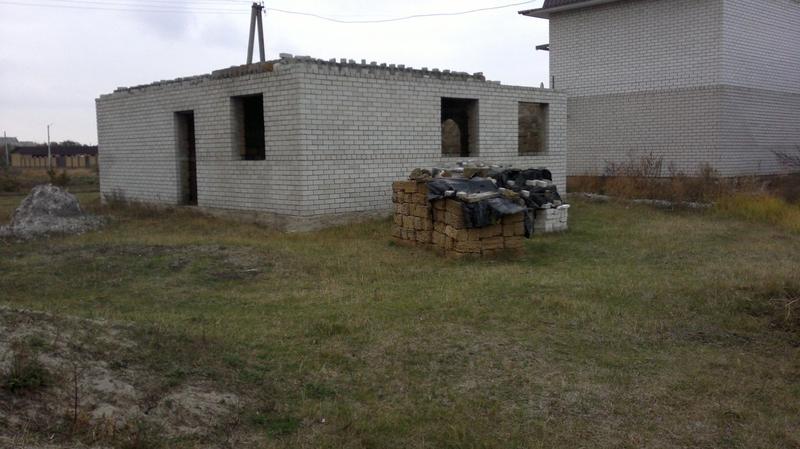 Участок 10сот Магдалиновка,начато строительство дома ,собственик