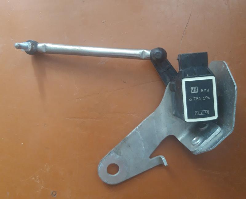 Датчик 706103 е61. Датчик дорожного просвета бмв е65. Датчик положения кузова бмв. Датчик дорожного просвета нагрузки бмв е46. Датчик положения кузова bmw 7.