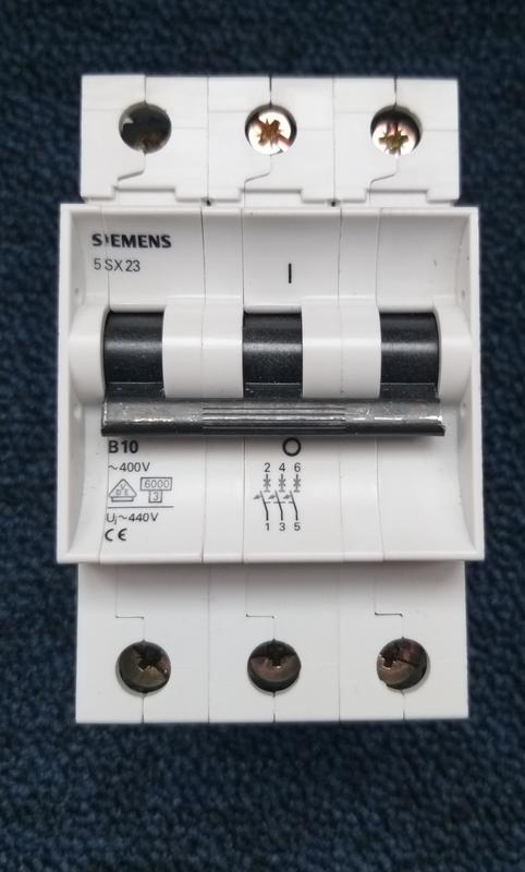 Автоматический выключатель 5SX23 B10 А 3P SIEMENS
