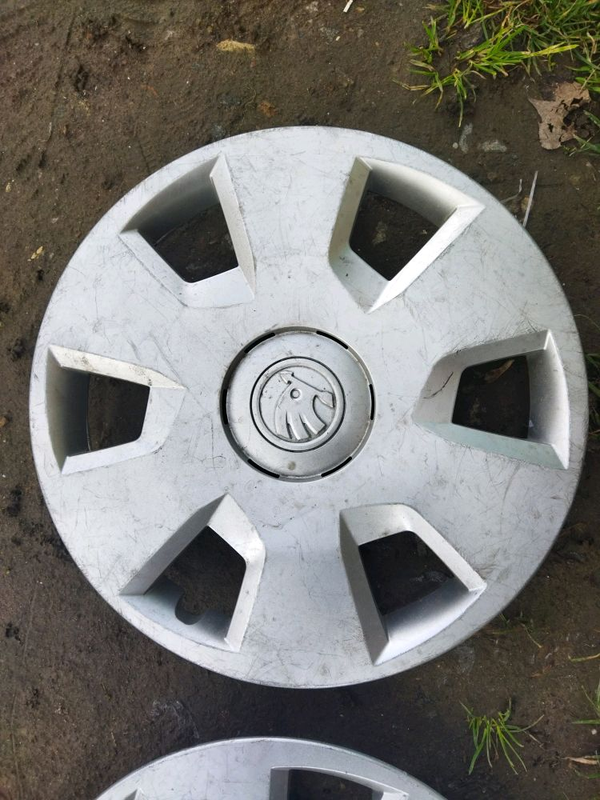 Колпаки ковпаки R15 Skoda Octavia A7 5E0601147F - оригинал.: цена 375 ...