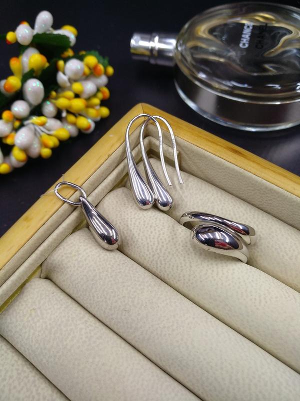 Серебряный набор кольцо безразмерное серьги кулон/подвеска капли