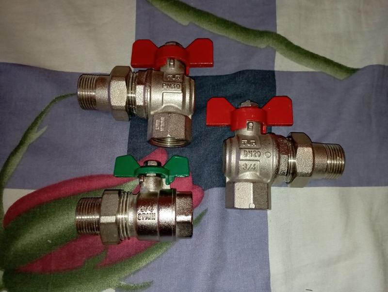 Краны шаровые угловые и прямой 3/4 с американками! - 380 ?, купити на ...