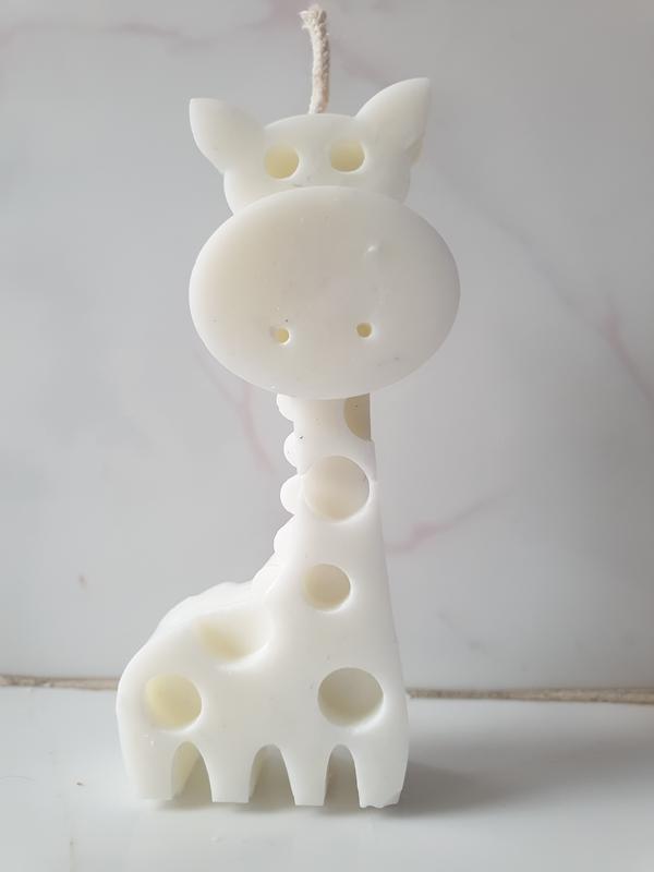 Свечка свеча из соевого воска ручной работы жираф