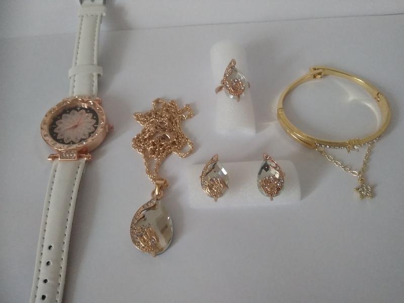 Часы женские, кварцевые + набор украшений 5 предметов. Комплект: