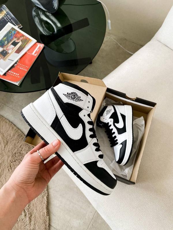 Air jordan best sale retro 1 panda