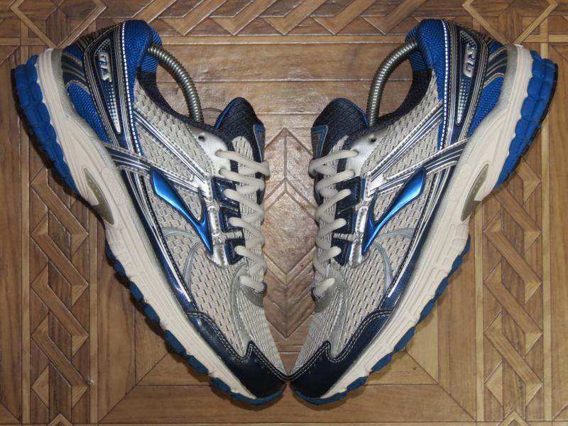 mizuno or brooks