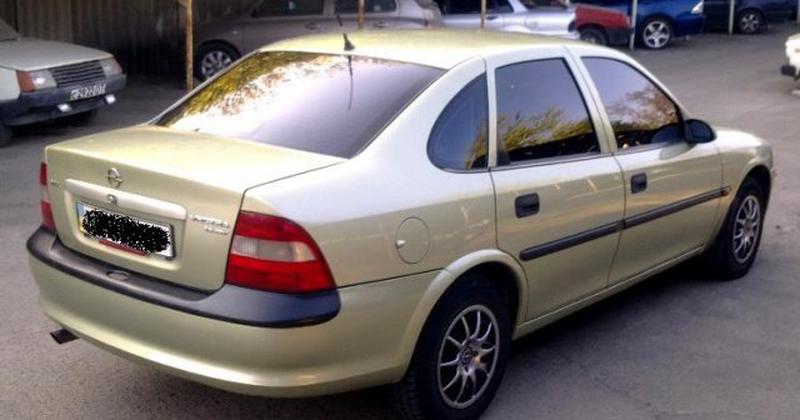 Опель вектра б 97 года. Opel Vectra 1997. Опель Вектра 97. Опель Вектра с 1.8 спереди черный. Киа Вектра Росна.