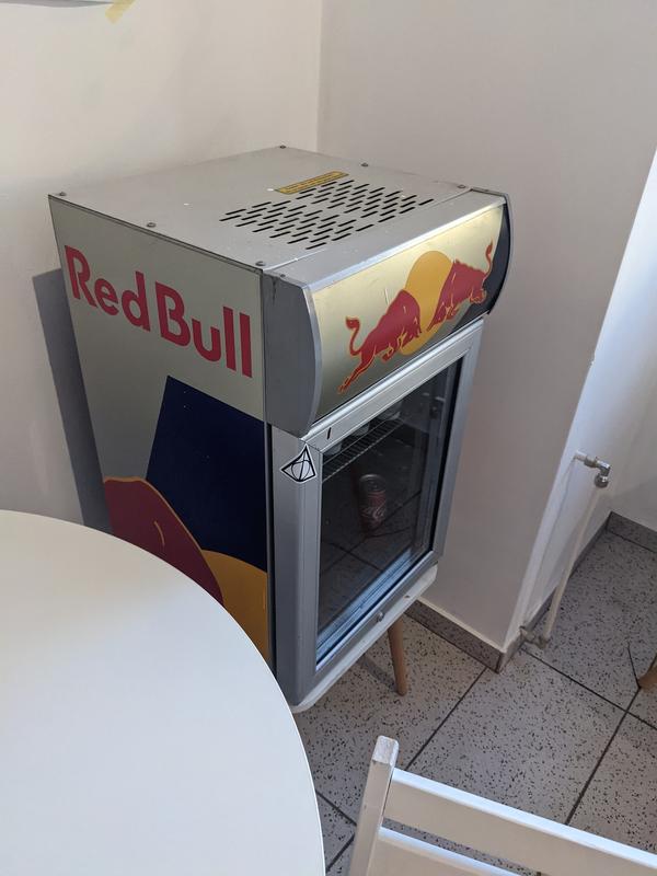 Барный витринный холодильник для напитков Ред булл Red Bull - купить ...