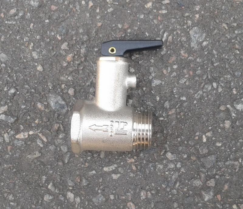 Предохранительный обратный клапан для бойлера на резьбе 1/2" с...: ціна ...