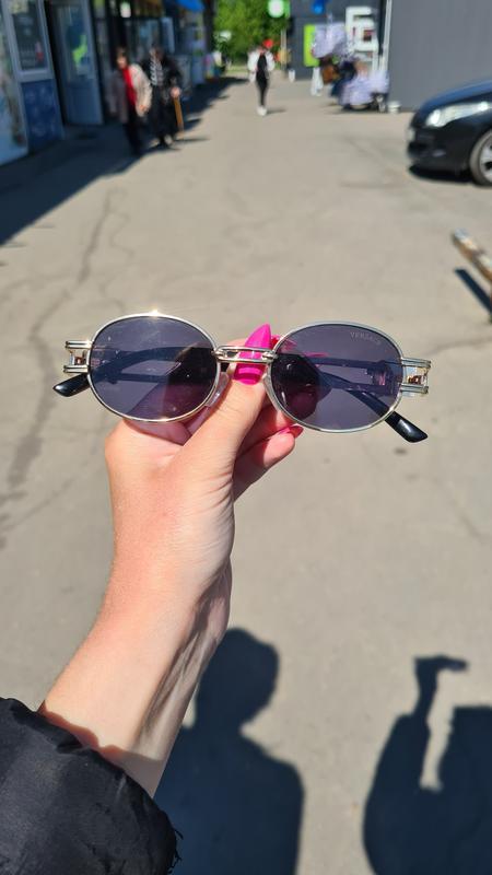 Солнцезащитные очки. стильные очки