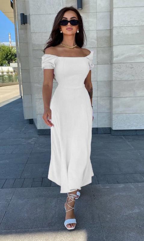 Изысканное длинное платье белый