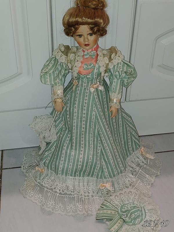 Шикарная коллекционная фарфоровая кукла с зонтиком, клеймо