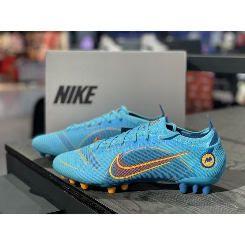 Футбольные бутсы Nike Mercurial