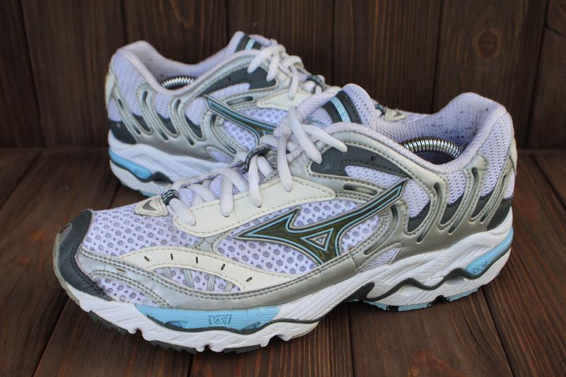 mizuno wave nirvana 2