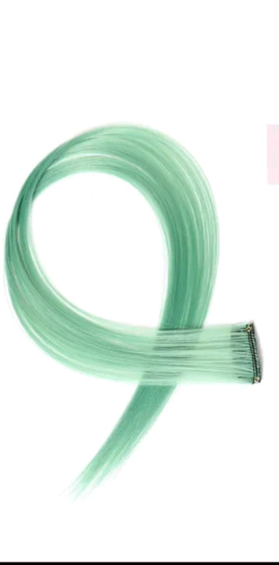 Синтетическая зелёная прядь волос