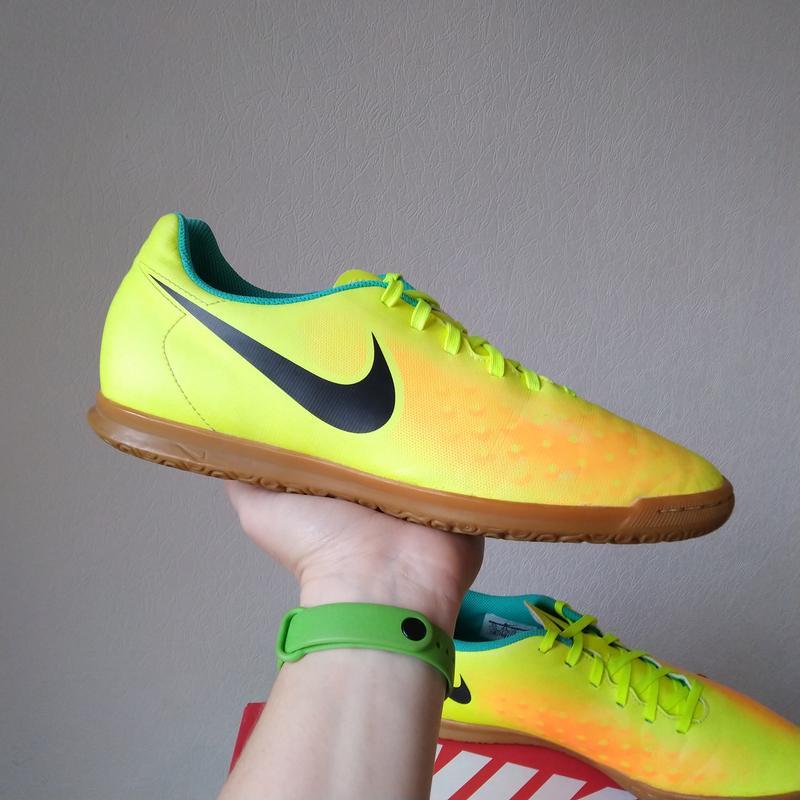 Nike magistax hot sale ola ii