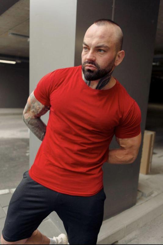 Чоловіча базова червона футболка