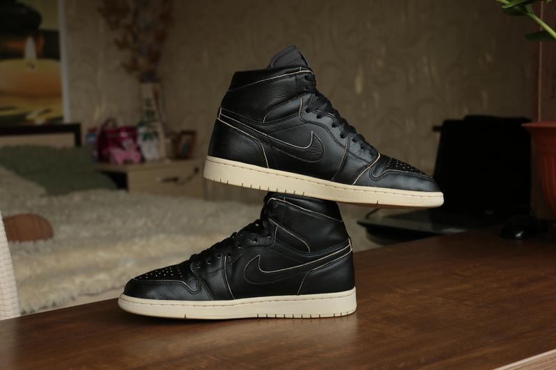 Jordan 1 retro high black hot sale desert sand