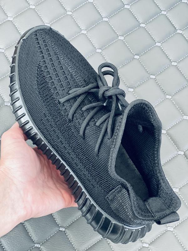 Yeezy v2 cheap black size