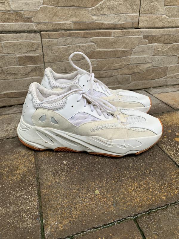 adidas yeezy boost 700