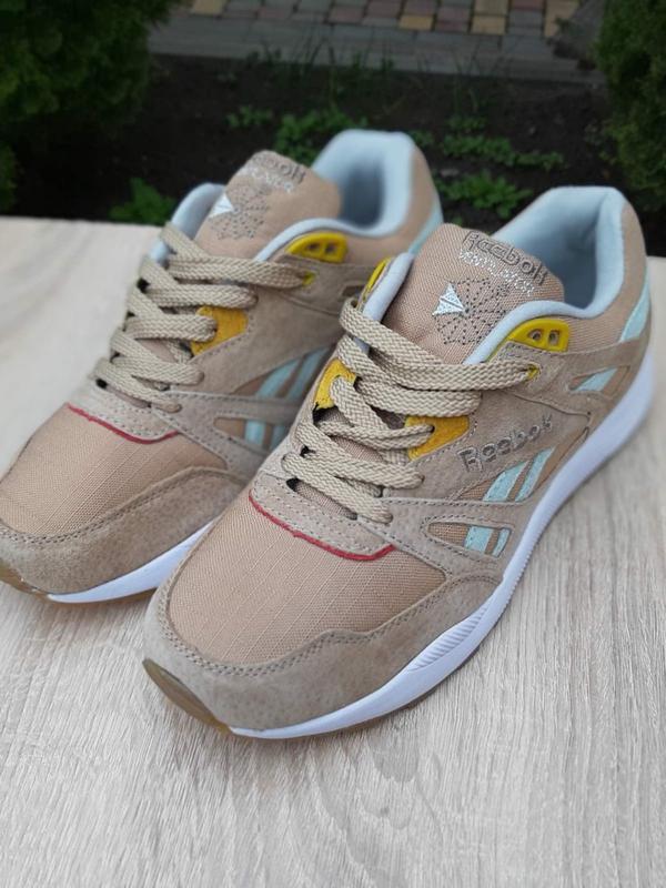 Reebok store ventilator hexalite