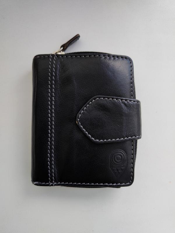 Черный кожаный кошелек портмоне varros