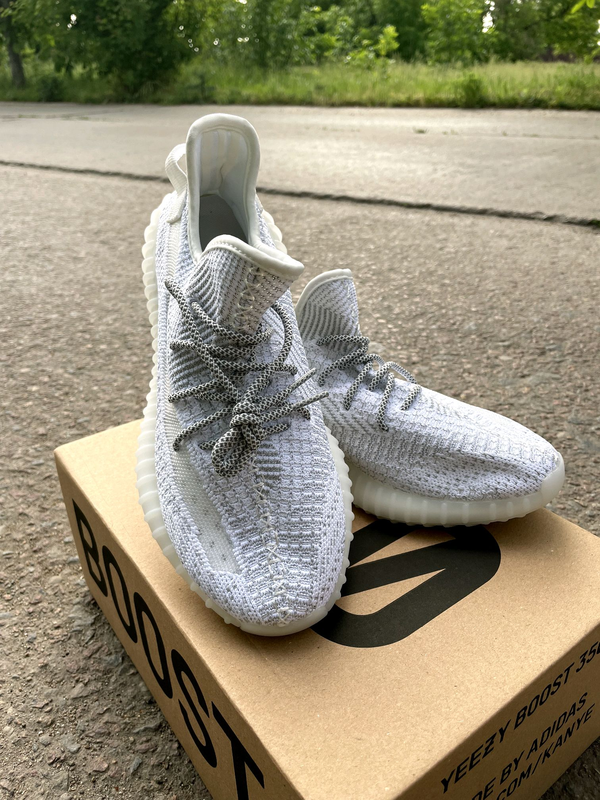 Yeezy boost cheap 350 v2 reventa