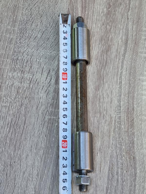 Ось маятника/ задней подвески на подшипниках ИЖ Планета/Юпитер...: цена ...