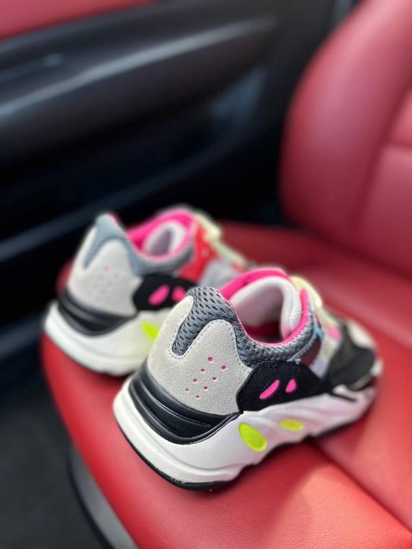 Yeezy wave runner hot sale 700 pink