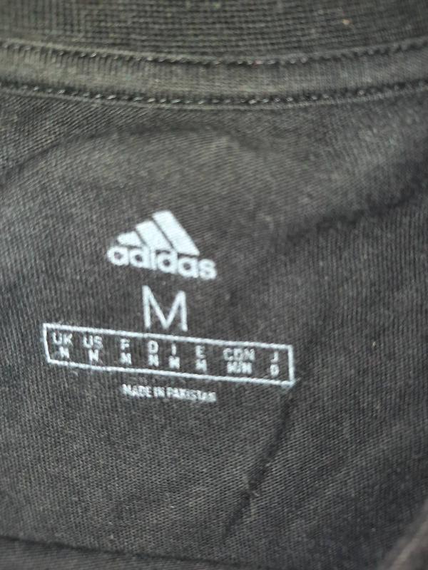 Мужская черная футболка adidas с лампасами оригинал.: цена 350 грн ...