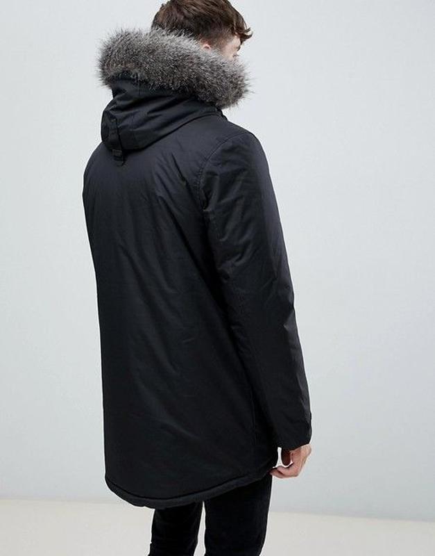 D struct outlet parka