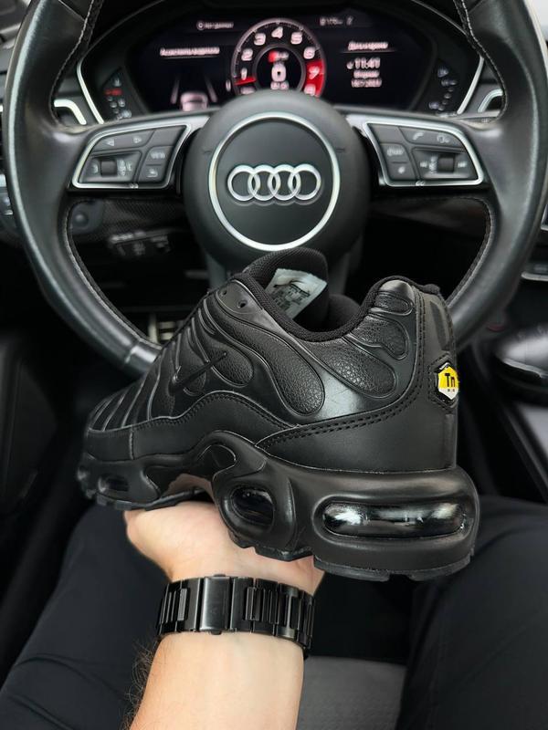 Nike tn leather store black