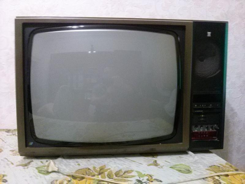 Телевизор 216 см