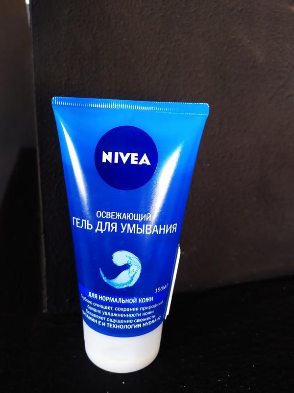 Nivea для умывания. Нивея гель для умывания. Nivea умывалка для лица. Умывалка нивея синяя и белая. Нивея набор для умывания.