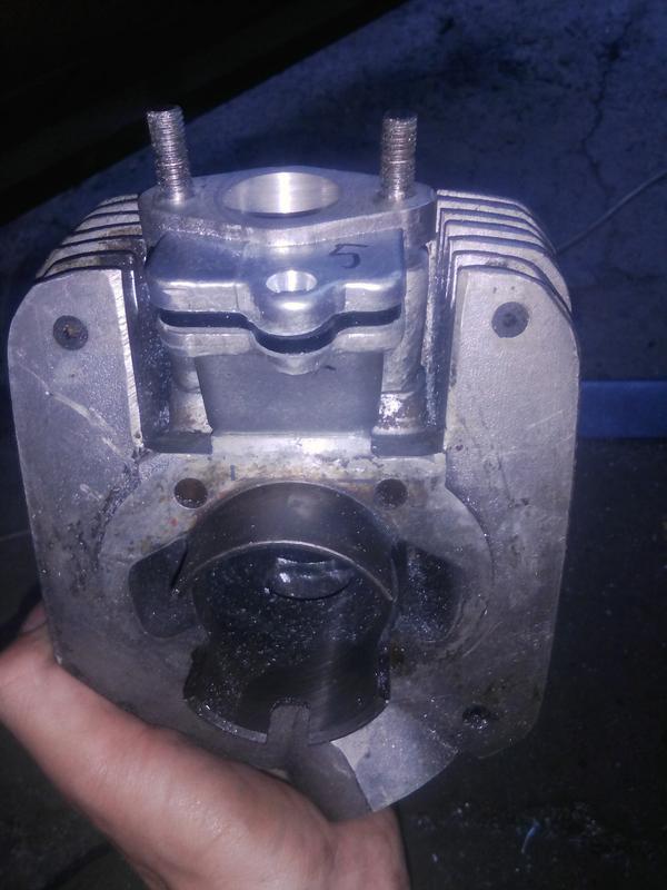 Лепестковый клапан на компрессор