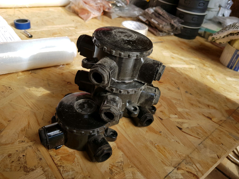 Коробка монтажная распределительная карболит. Коробка карболит кор-74. Кор-73, коробка оп 3-х рожк. Кор 74. 95х60мм кэм 2-660-4.