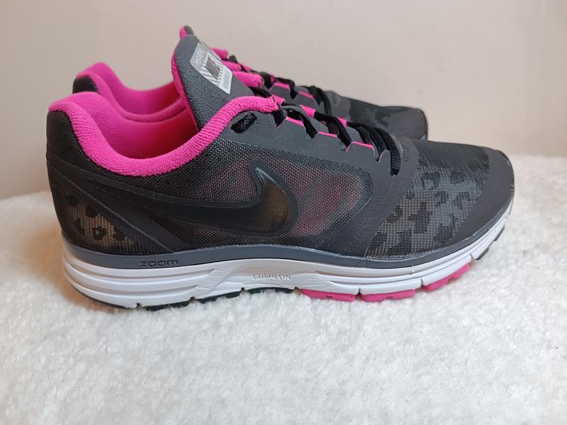 Wmns nike zoom store vomero 8