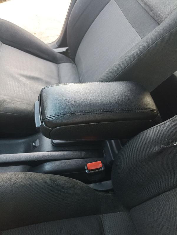 Подлокотник (в подстаканник) для Volkswagen Golf 4: цена 1803 грн ...
